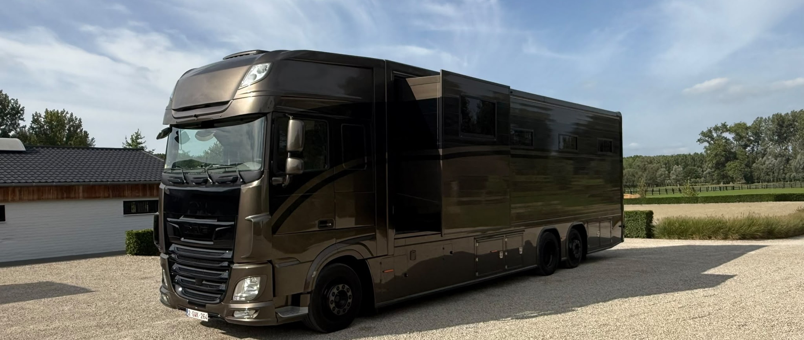 Horsetruck 7 horses with mobilhome
