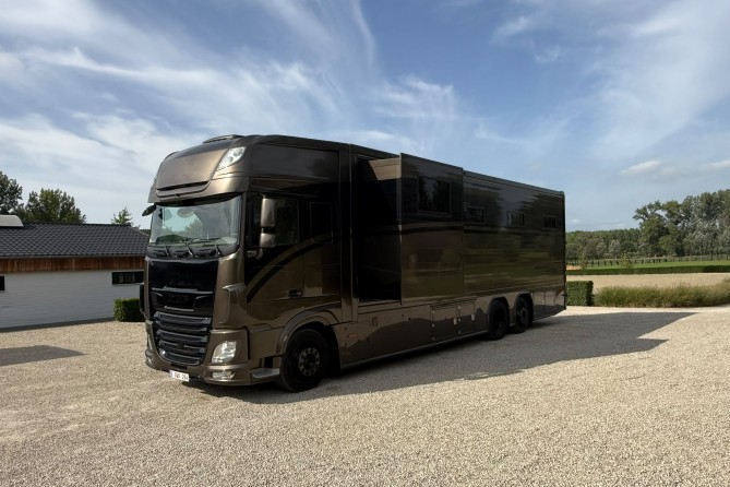 Horsetruck 7 horses with mobilhome